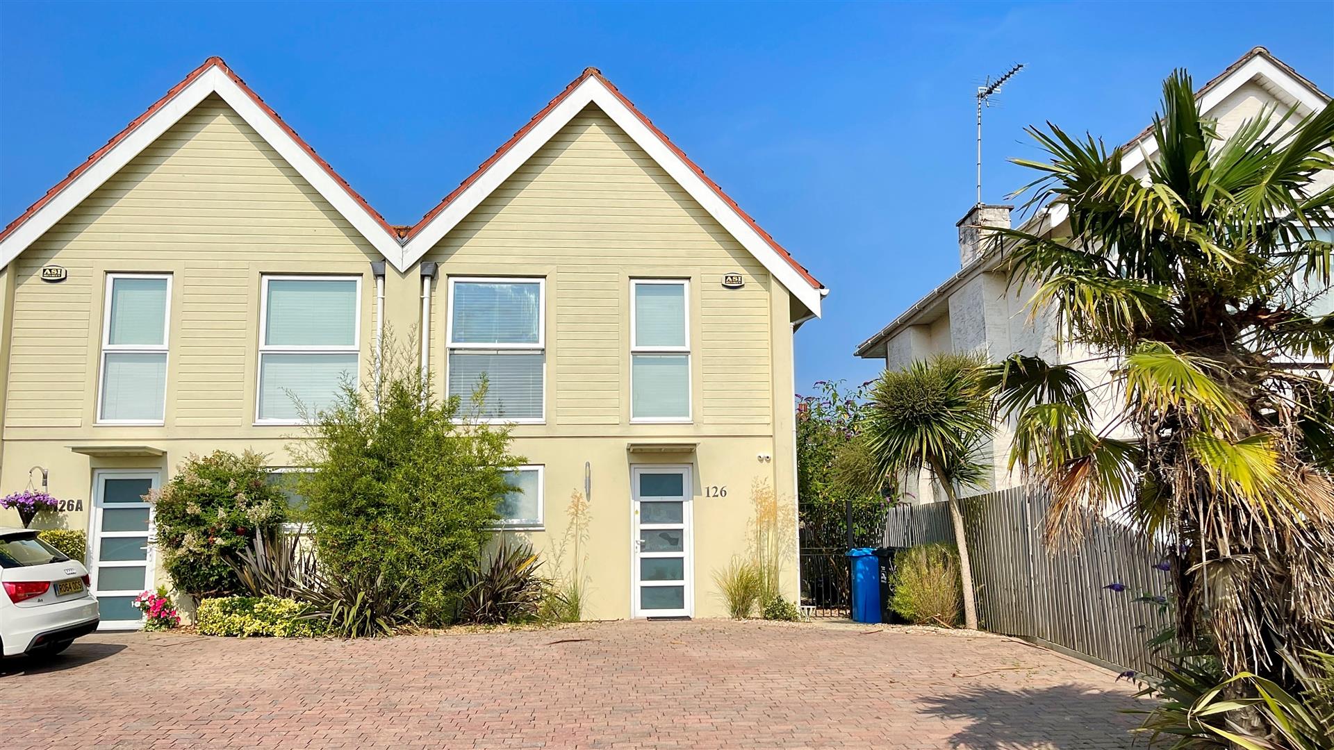 3 Bedroom House Sandbanks Road, Whitecliff, Poole